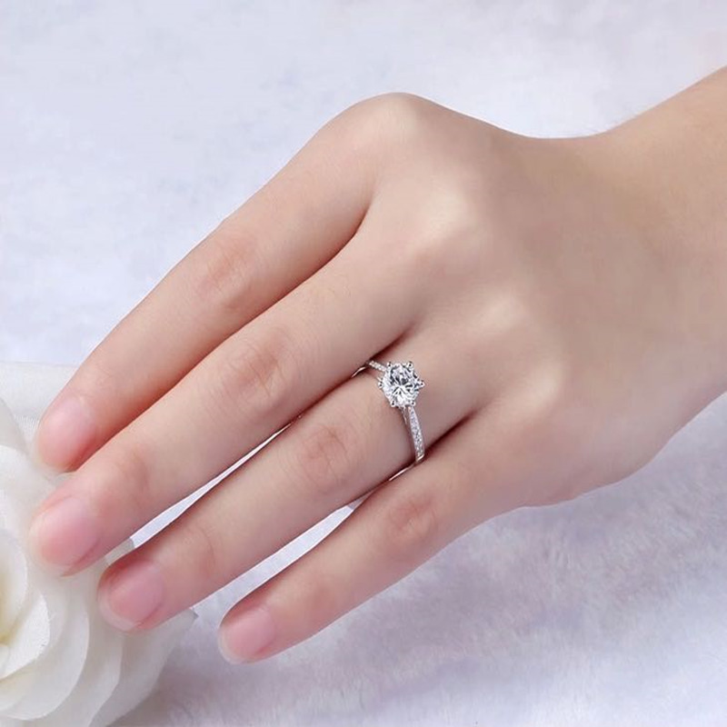 时尚新款经典T六爪莫桑石戒指s925纯银仿真戒指婚戒求婚戒指