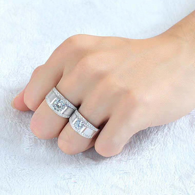 新款D色1克拉男戒指18K钻石戒指