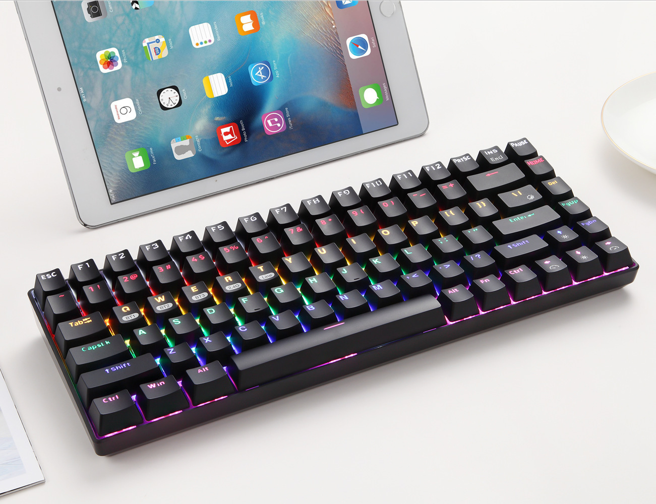 新盟84键蓝牙机械键盘有线无线蓝牙三模平板手机电脑游戏键盘：新盟84键蓝牙无线三模机械键盘黑色彩虹光青轴