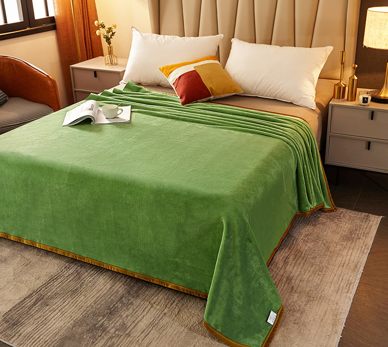 保暖珊瑚绒毯纯色法兰绒毛毯包边单层双面绒春秋薄绒毯子床单：草木绿