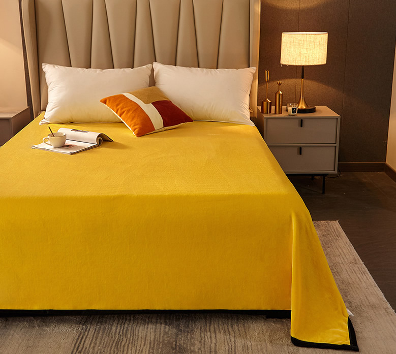 保暖珊瑚绒毯纯色法兰绒毛毯包边单层双面绒春秋薄绒毯子床单：姜黄色