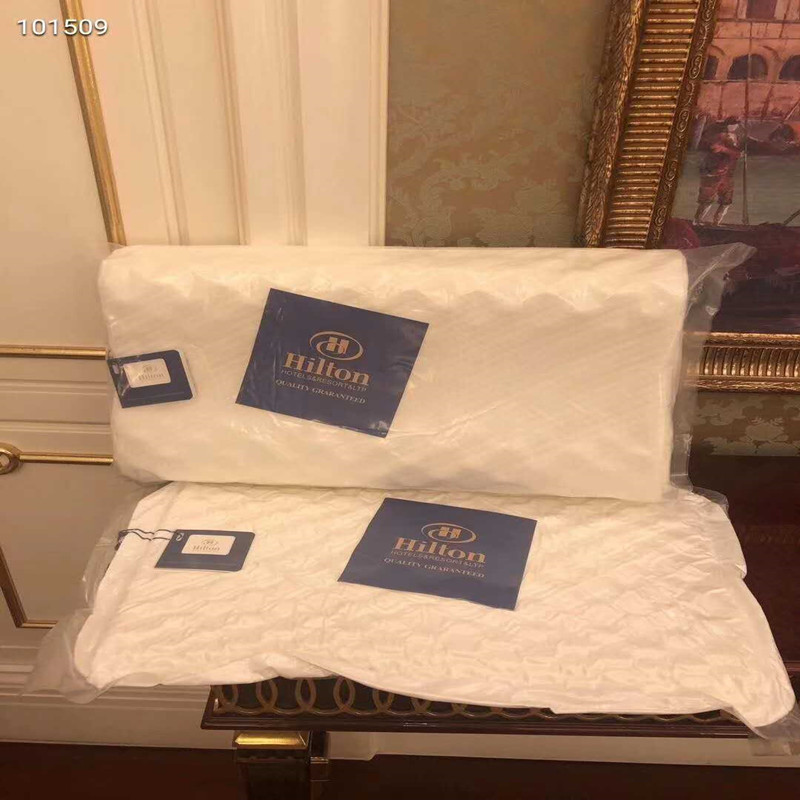 希尔顿酒店宾馆乳胶枕头泰国天然乳胶记忆枕芯家用保健护颈椎枕心：白色