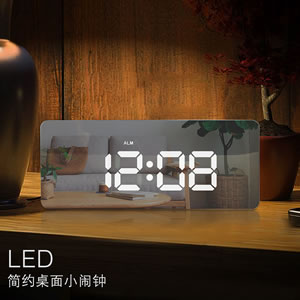 LED创意闹钟USB输出手机充电贪睡镜面钟数字钟表温度电子钟